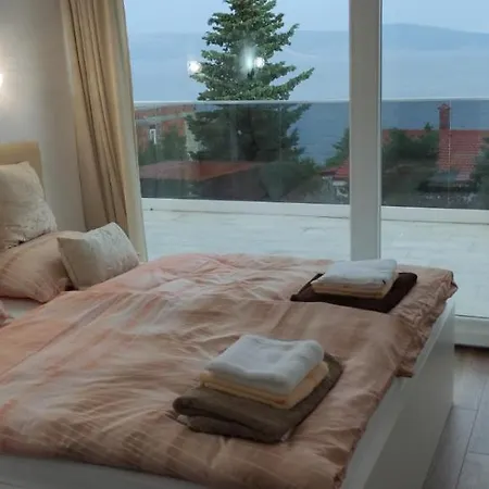 빌라 Pool-villa „4 Seasons“ Seaview 노비비노돌스키