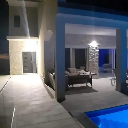 Pool-villa „4 Seasons“ Seaview