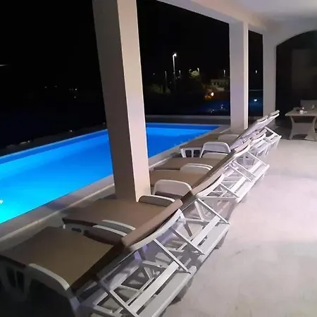 Pool-villa „4 Seasons“ Seaview * Novi Vinodolski
