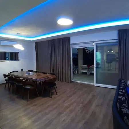 Pool-villa „4 Seasons“ Seaview Villa Novi Vinodolski