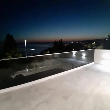Pool-villa „4 Seasons“ Seaview Willa