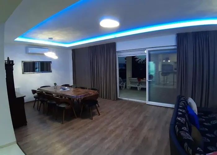 Pool-villa „4 Seasons“ Seaview 빌라 노비비노돌스키